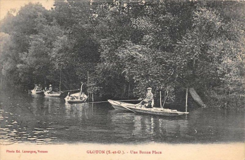 Carte postale ancienne Gloton Une Bonne Place