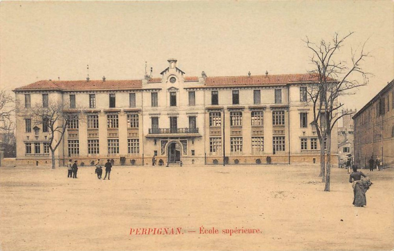 Carte postale ancienne Perpignan Ecole Superieure (colorisée à Perpignan
