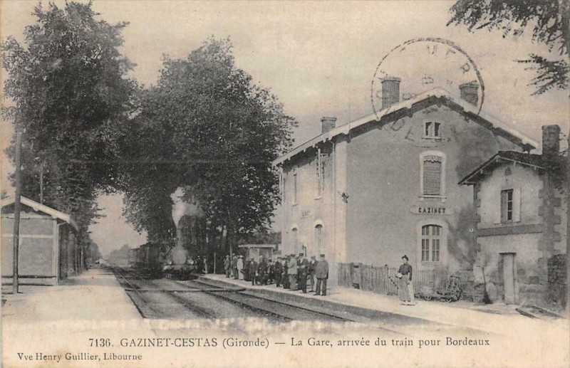 Carte postale ancienne Gazinet Cestas La Gare Arrivee D'Un Train Pour Bordeaux à Cestas