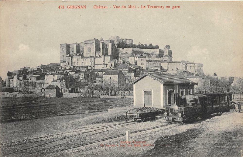Carte postale ancienne Grignan Le Train En Gare (Beau Cliche à Grignan