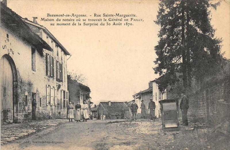 Carte postale ancienne Beaumont En Argonne Rue Sainte-Marguerite à Beaumont-en-Argonne