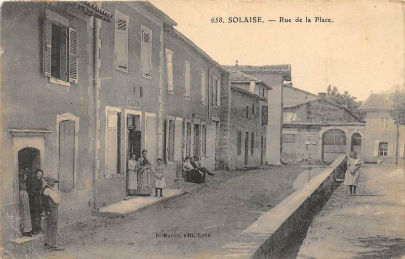 Carte postale ancienne Solaise Rue De La Poste
