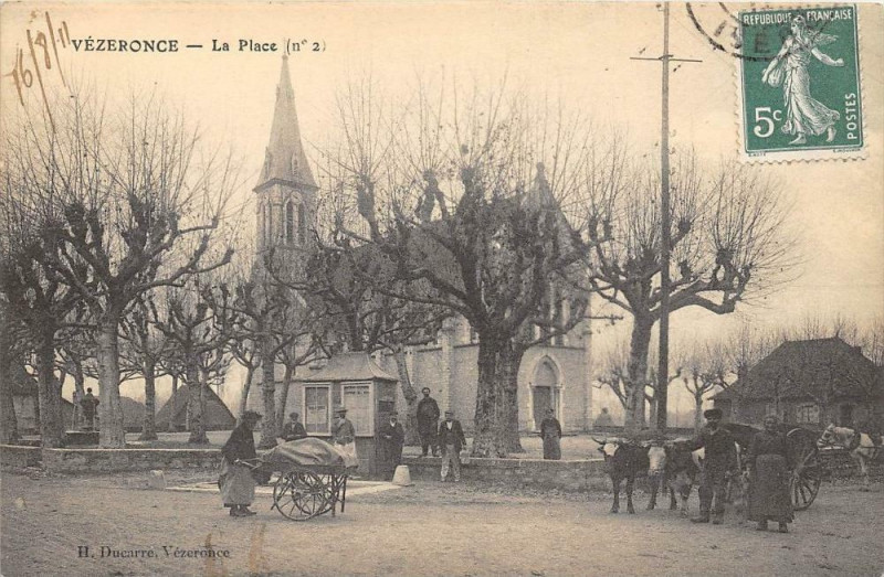Carte postale ancienne Vezeronce La Place à Vézeronce-Curtin
