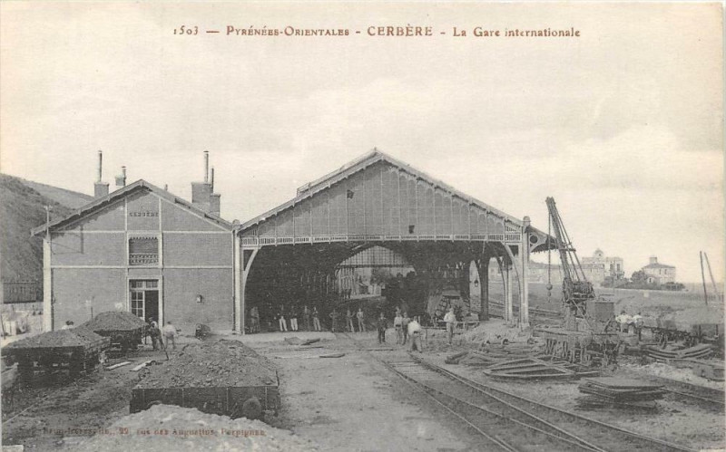 Carte postale ancienne Cerbere La Gare Internationale à Cerbère