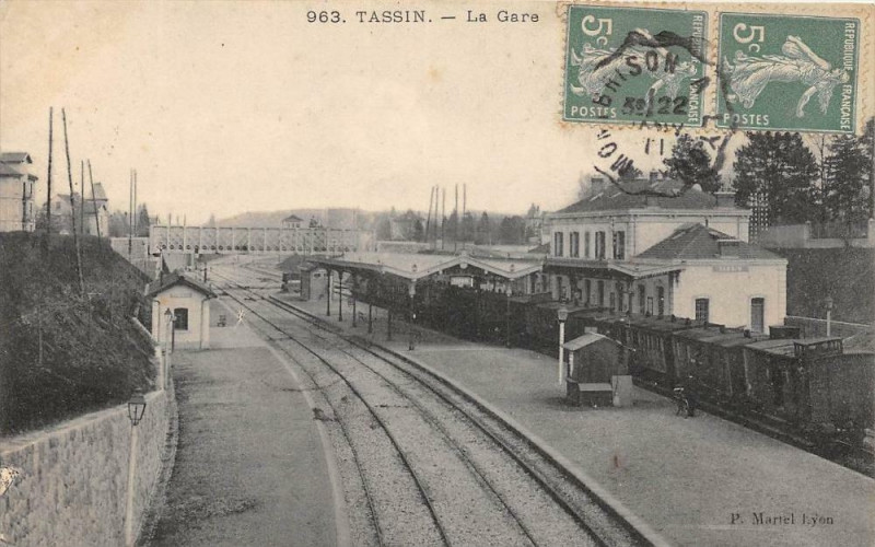 Carte postale ancienne Tassin La Gare (Train En Gare