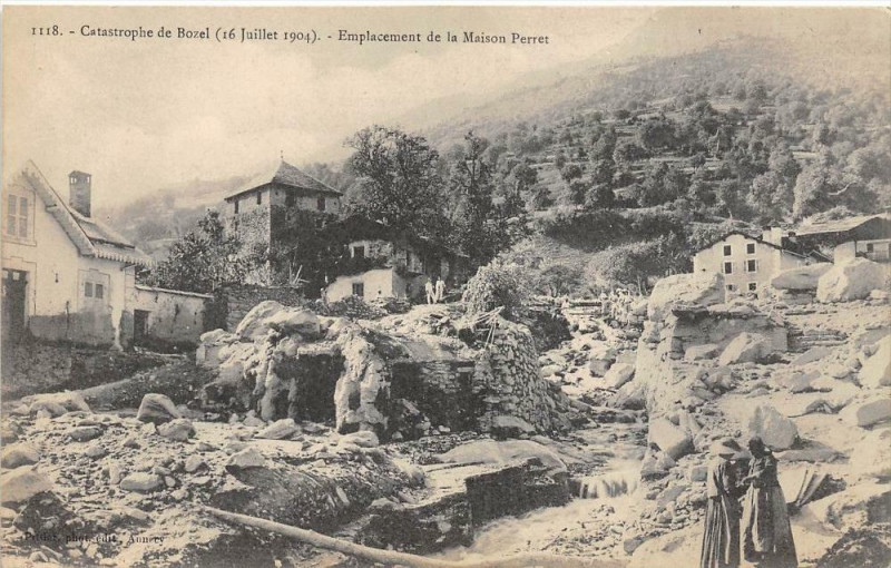 Carte postale ancienne Catastrophe De Bozel 1904 Emplacement De La Maison Perret à Bozel