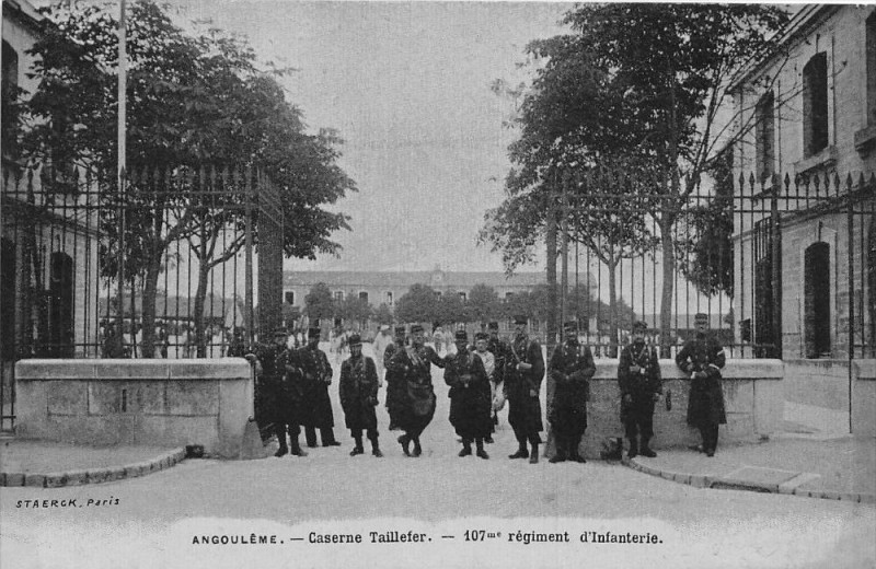 Carte postale ancienne Angouleme Caserne Taillefer 107e Regiment D'Infanterie (cpa émail à Angoulême
