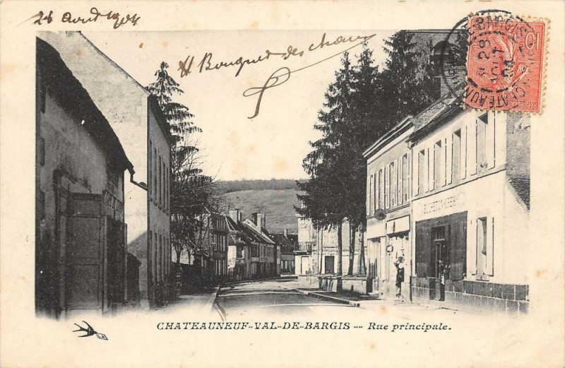 Carte postale ancienne Chateauneuf Val De Bargis Rue Principale