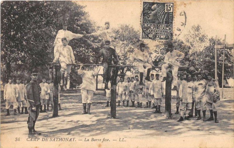 Carte postale ancienne Camp De Sathonay La Barre Fixe