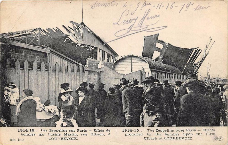 Carte postale ancienne Courbevoie Les Zeppelins Sur Paris Effets De Bombes Sur L´USINE Martin Ru à Courbevoie