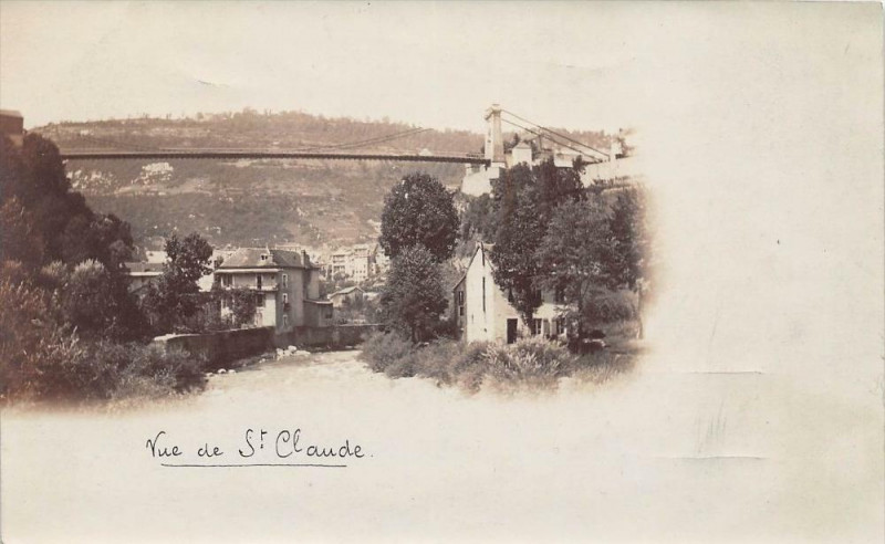 Carte postale ancienne Veritable Carte Photo Representant Saint Claude Du Jura (dos non divisé) à Saint-Claude