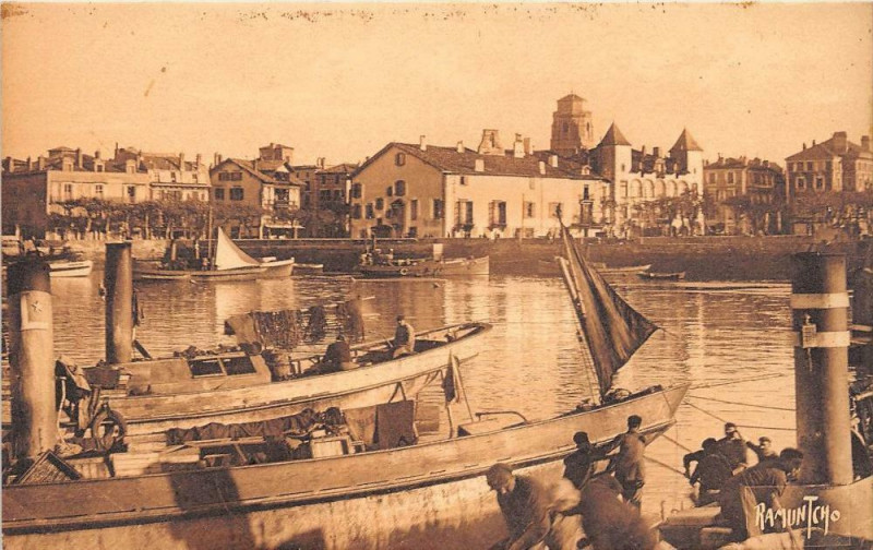 Carte postale ancienne Port De Saint Jean De Luz à Saint-Jean-de-Luz