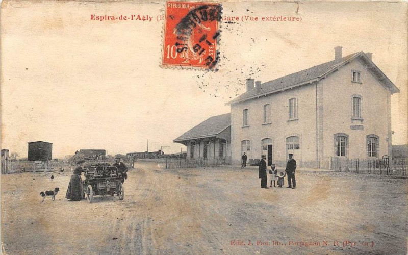 Carte postale ancienne Espira De L'Agly La Gare Vue Exterieure (cpa très rare! à Espira-de-l'Agly