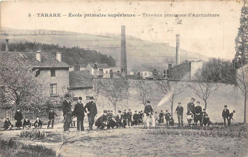 Carte postale ancienne Tarare Ecole Primaire Superieure Travaux Pratiques D'Agriculture à Tarare