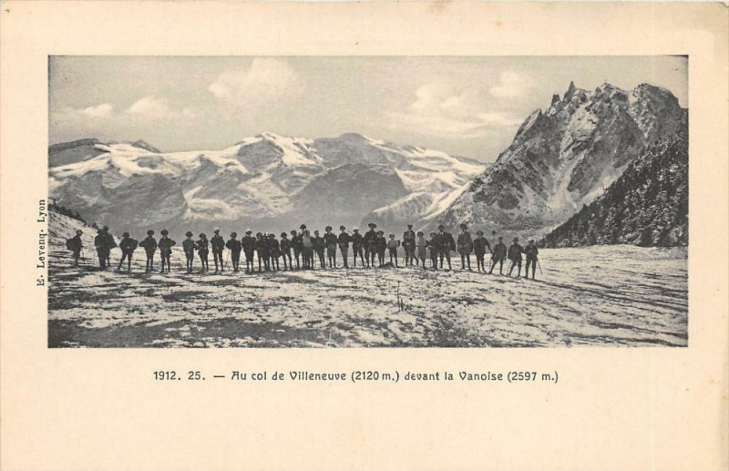 Carte postale ancienne Au Col De Villeneuve Devant La Vanoise ( Chasseurs