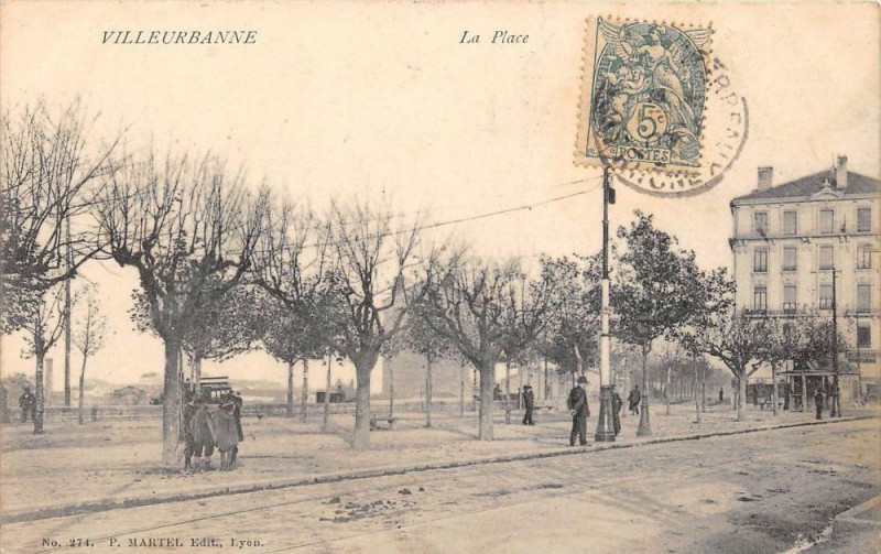 Carte postale ancienne Villeurbanne La Place à Villeurbanne