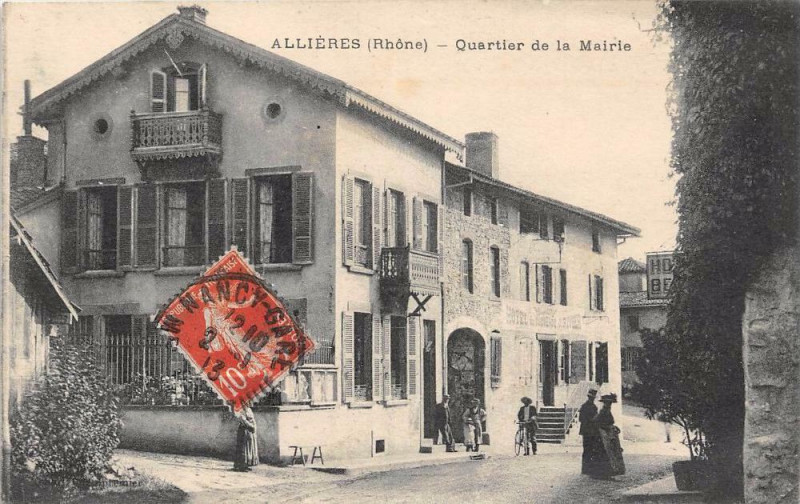 Carte postale ancienne Allieres Quartier De La Mairie
