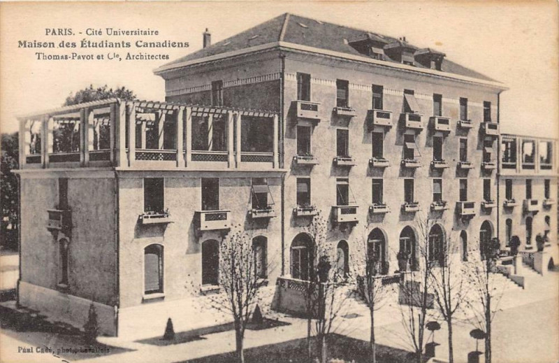 Carte postale ancienne Cité Universitaire - Maison des Etudiants Canadiens à Paris 14e