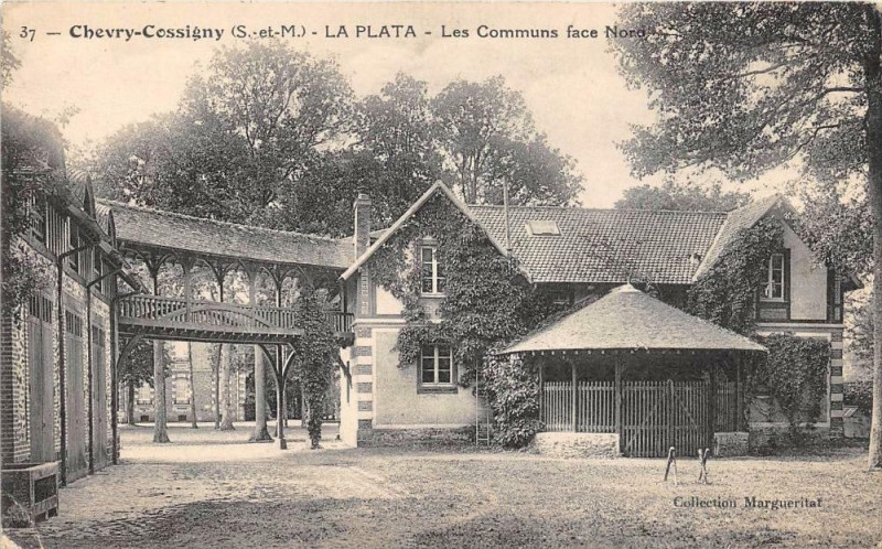 Carte postale ancienne Chevry Cossigny La Plata Les Communs Face Nord à Chevry-Cossigny