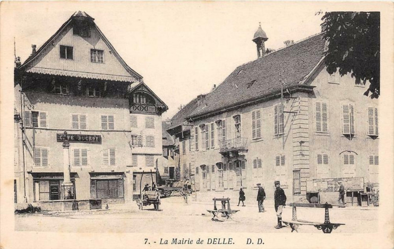 Carte postale ancienne La Mairie De Delle (cliché pas courant à Delle