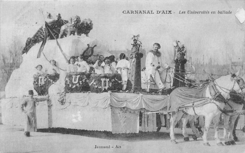 Carte postale ancienne Carnaval D´AIX Les Universites En Ballade