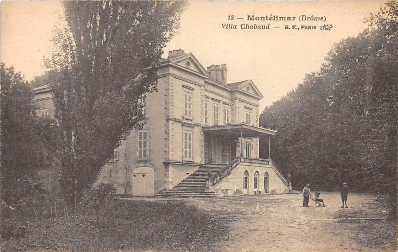 Carte postale ancienne Montelimar Villa Chabaud à Montélimar