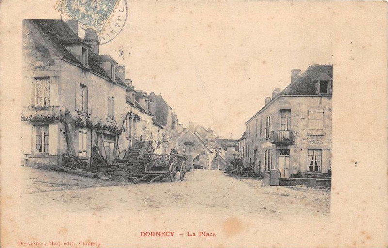 Carte postale ancienne Dornecy La Place à Dornecy