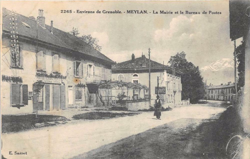 Carte postale ancienne Meylan La Mairie Et Bureau De Poste à Meylan
