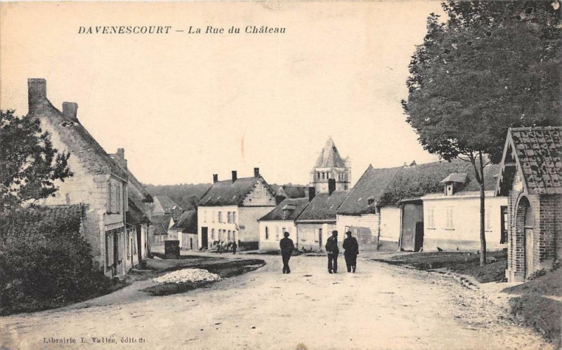 Carte postale ancienne Davenescourt La Rue Du Chateau à Davenescourt