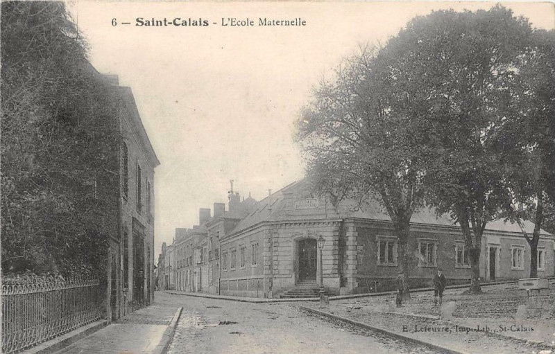 Carte postale ancienne Saint Calais L'Ecole Maternelle à Saint-Calais
