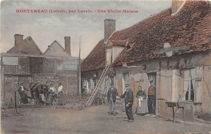 Carte postale ancienne Montereau Loiret Par Lorris Une Vieille Maison (Belle Cpa à Montereau