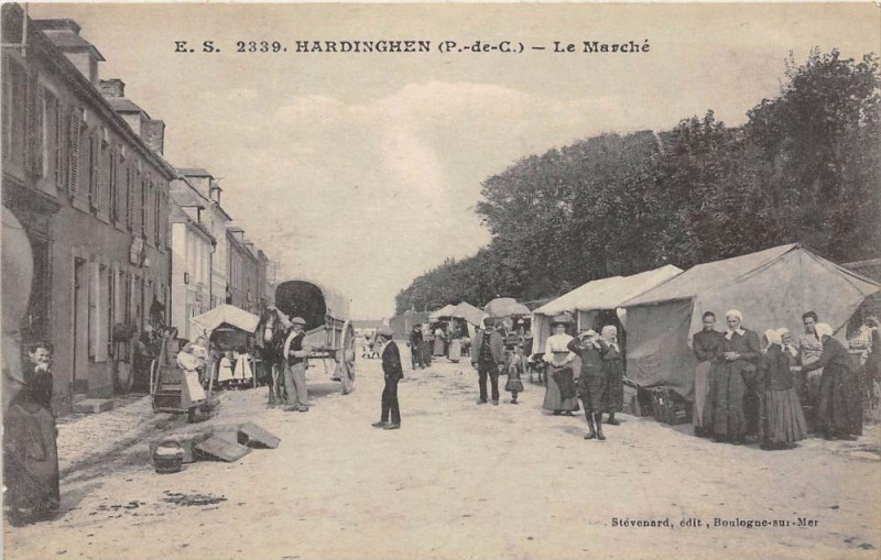 Carte postale ancienne Hardinghen Le Marche à Hardinghen