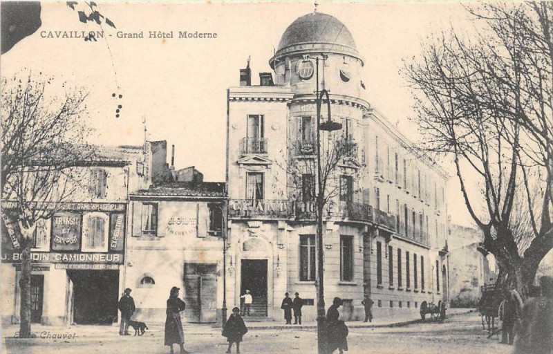 Carte postale ancienne Cavaillon Grand Hotel Moderne à Cavaillon