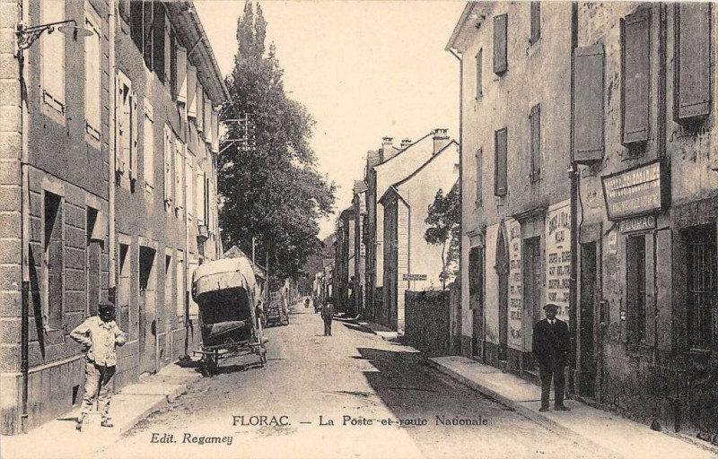 Carte postale ancienne Florac La Poste Et Route Nationale