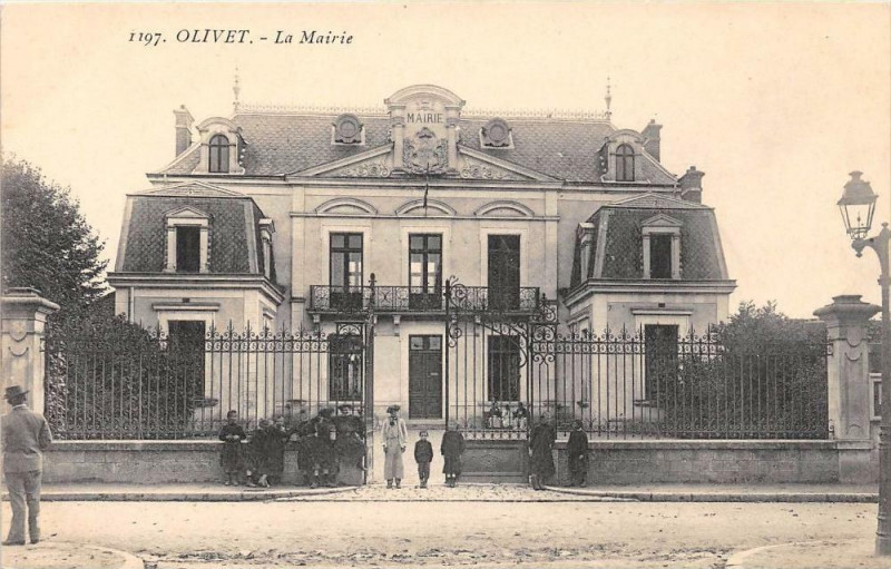 Carte postale ancienne Olivet La Mairie à Olivet
