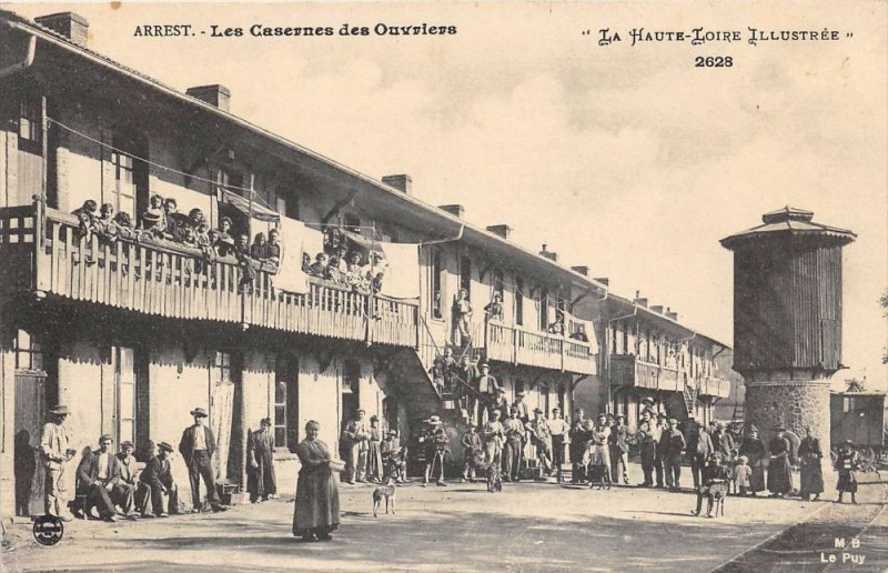 Carte postale ancienne Arrest Les Casernes Des Ouvriers