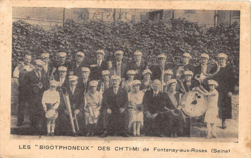 Carte postale ancienne Les Bigotphoneux Des Ch'Ti'Mi (gens du Nord) De Fontenay Aux Roses (cpa r