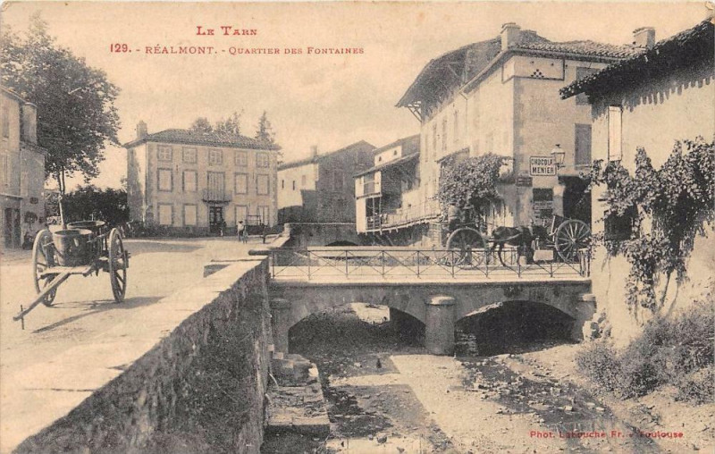 Carte postale ancienne Realmont Quartier Des Fontaines à Réalmont