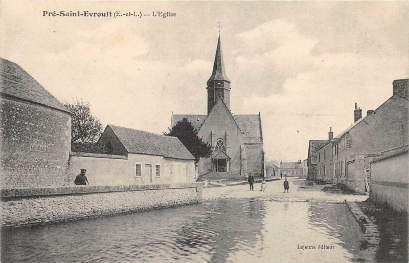 Carte postale ancienne Pre Saint Evroult  L'Eglise