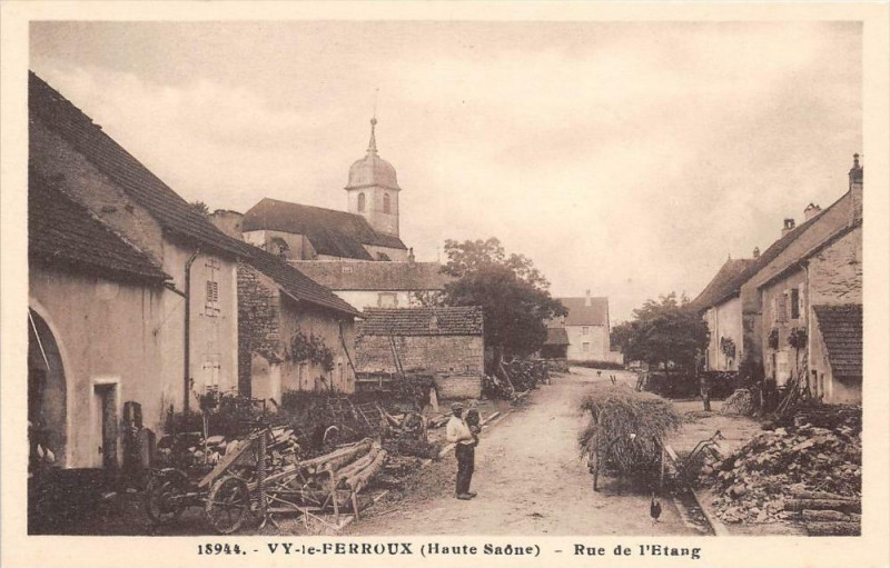 Carte postale ancienne Vy Le Ferroux Rue De L'Etang à Vy-le-Ferroux