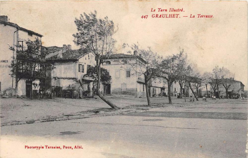 Carte postale ancienne Graulhet La Terrasse à Graulhet