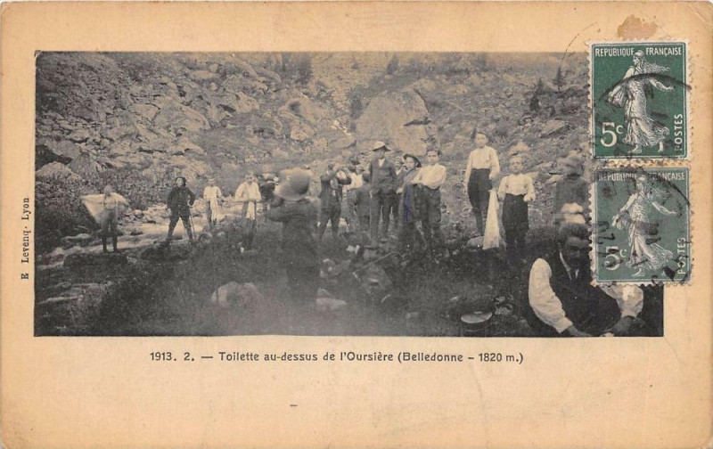 Carte postale ancienne Toilette Au Dessus De L'Oursiere Belledonne