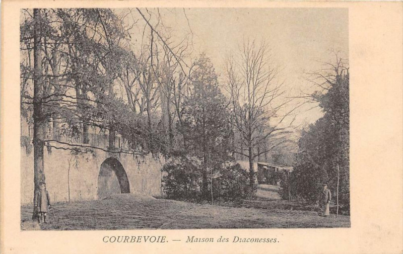 Carte postale ancienne Courbevoie Maison Des Diaconesses (cliché pas courant à Courbevoie