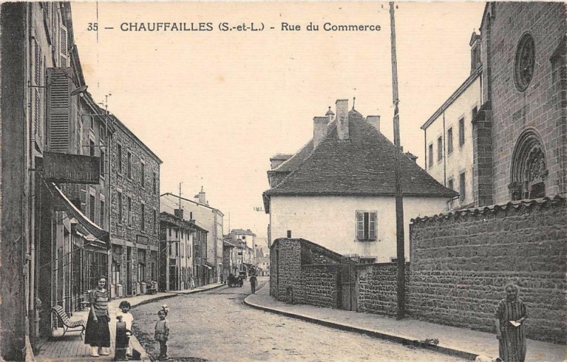 Carte postale ancienne Chauffailles Rue Du Commerce à Chauffailles