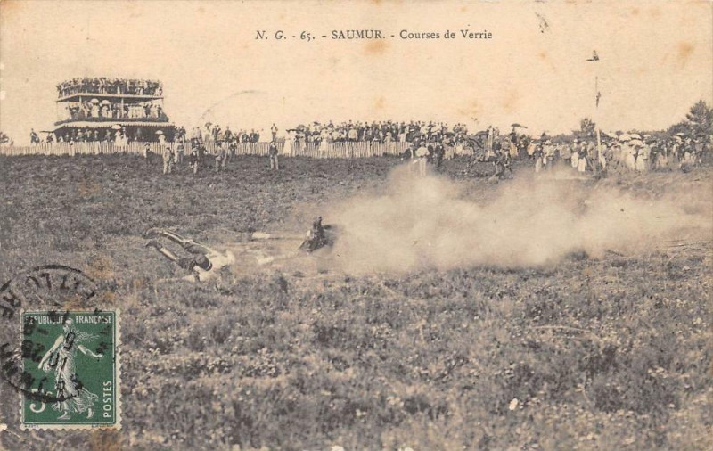 Carte postale ancienne Saumur Courses De Verrie à Saumur