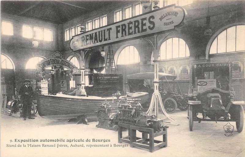 Carte postale ancienne Bourges Exposition Automobile Agricole De Bourges Stand De La Maison Rena à Bourges