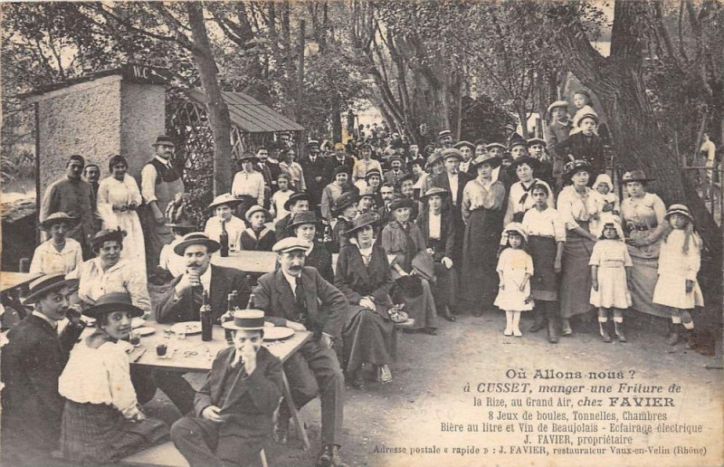 Carte postale ancienne Cusset Restaurant Favier
