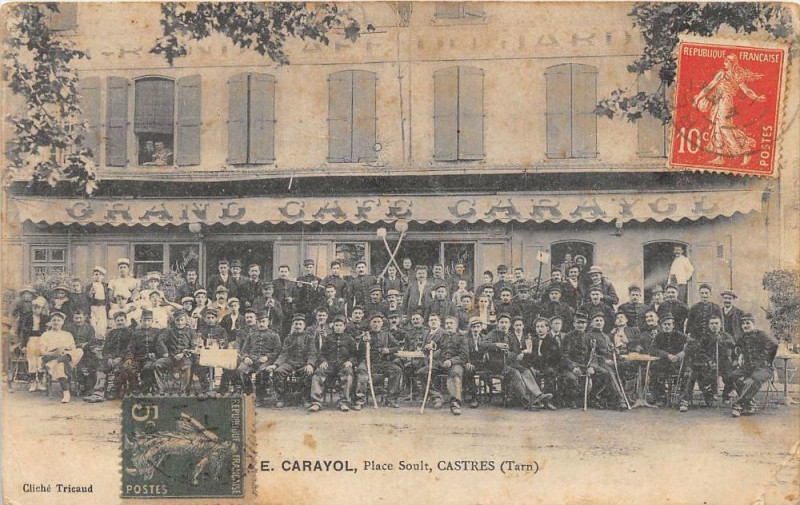Carte postale ancienne Castres La Cafe E.cayrol Place Soult A Castres à Castres