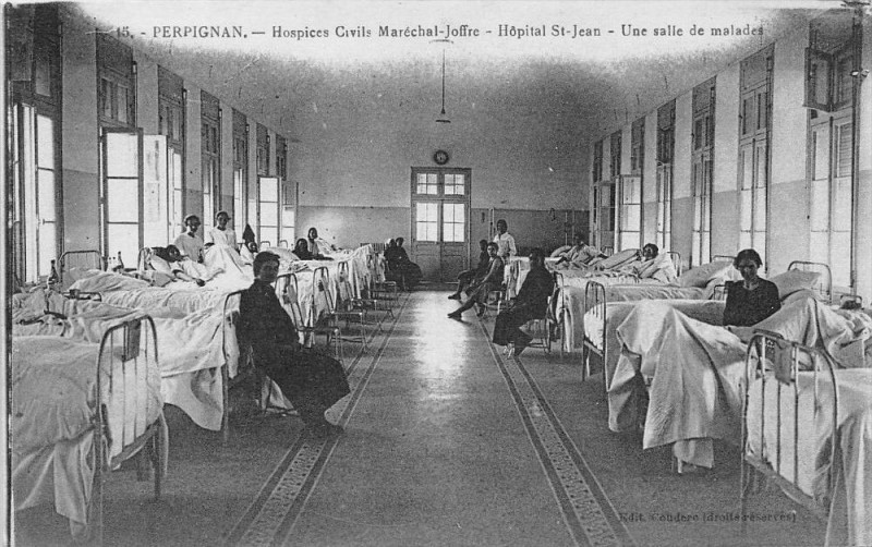 Carte postale ancienne Perpignan Hospices Civils Marechal Joffre Hopital Saint-Jean Une Salle De Ma à Perpignan
