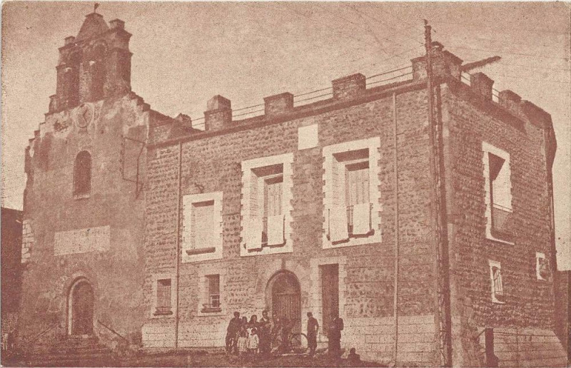 Carte postale ancienne Peyrestortes Eglise Et Chateau à Peyrestortes